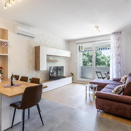 Ema 3 Apartment *