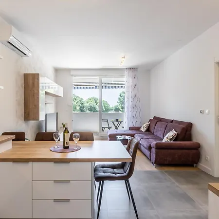 Ema 3 Apartment