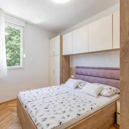Ema 3 Apartment