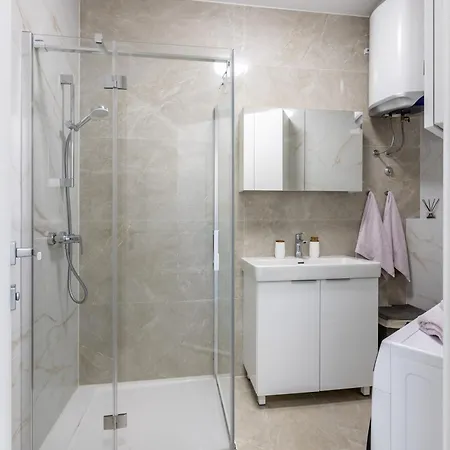 Ema 3 Apartment *