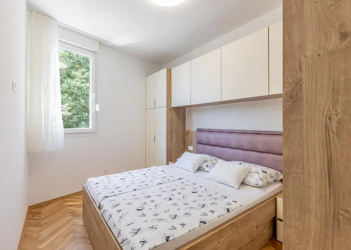 Ema 3 Apartament